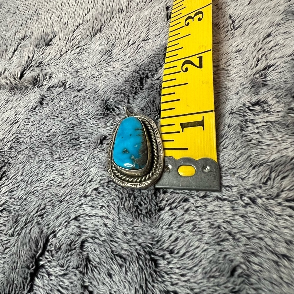 Vintage Native American Sterling Silver Sleeping Beauty Turquoise Pendant - Picture 4 of 6